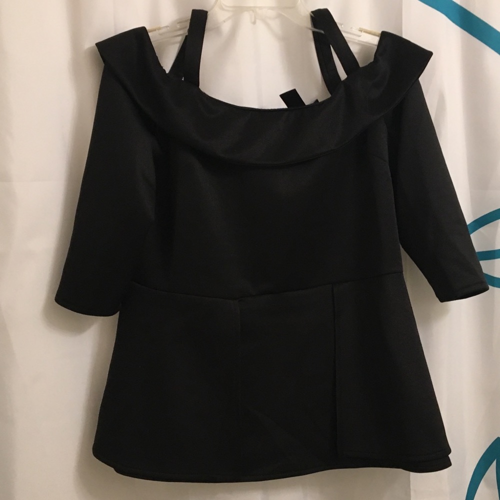 3/4 Sleeve Cold Shoulder Peplum Top